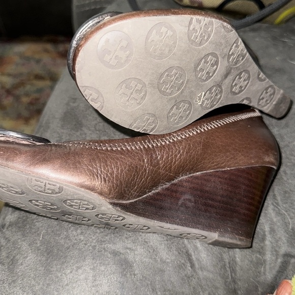 Tory Burch Dark Brown Leather Wedge Shoes Classic Everyday Wear Business Size 5 - Picture 9 of 10